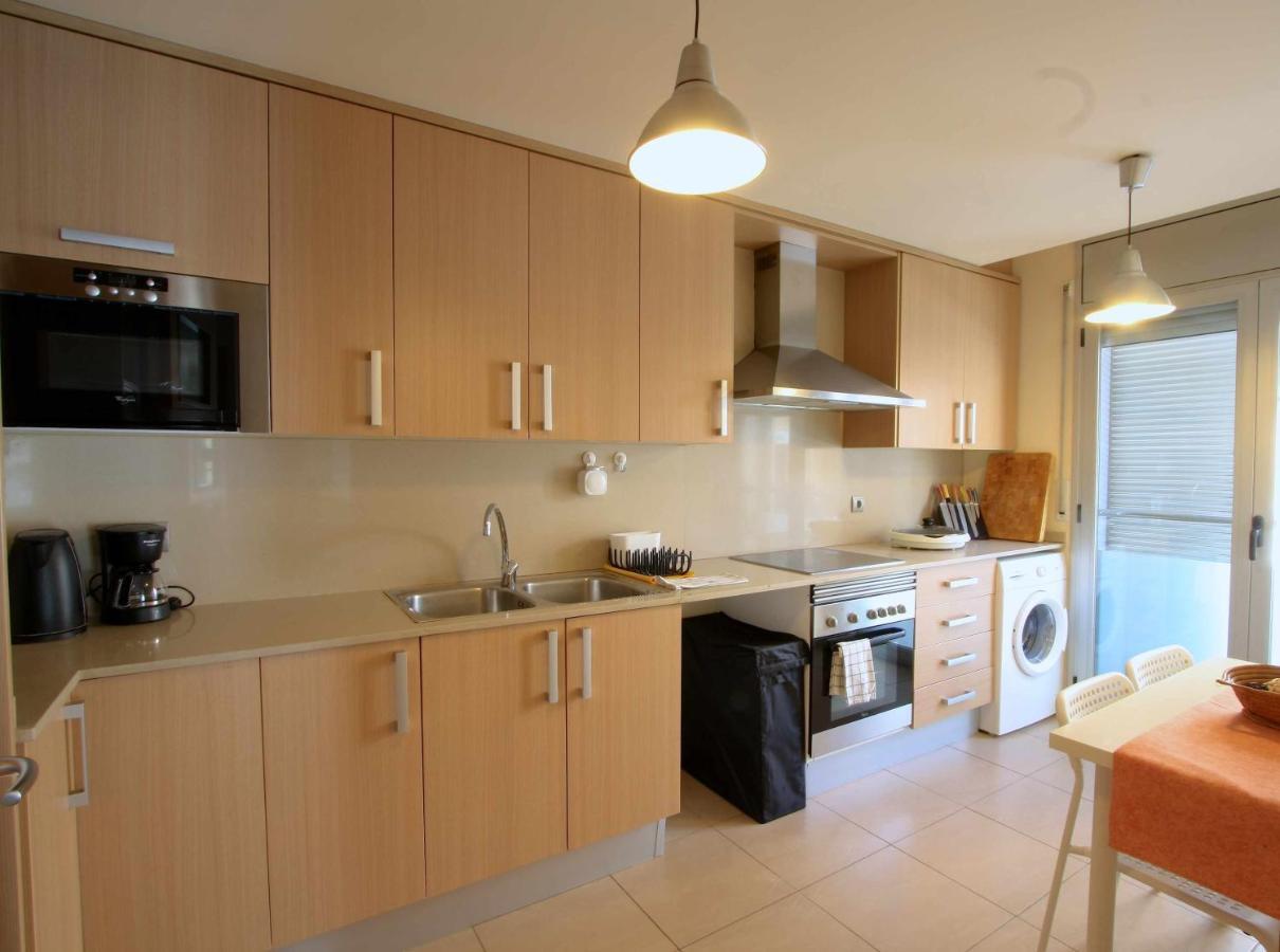 Mazi Apartments Downtown Матаро Экстерьер фото