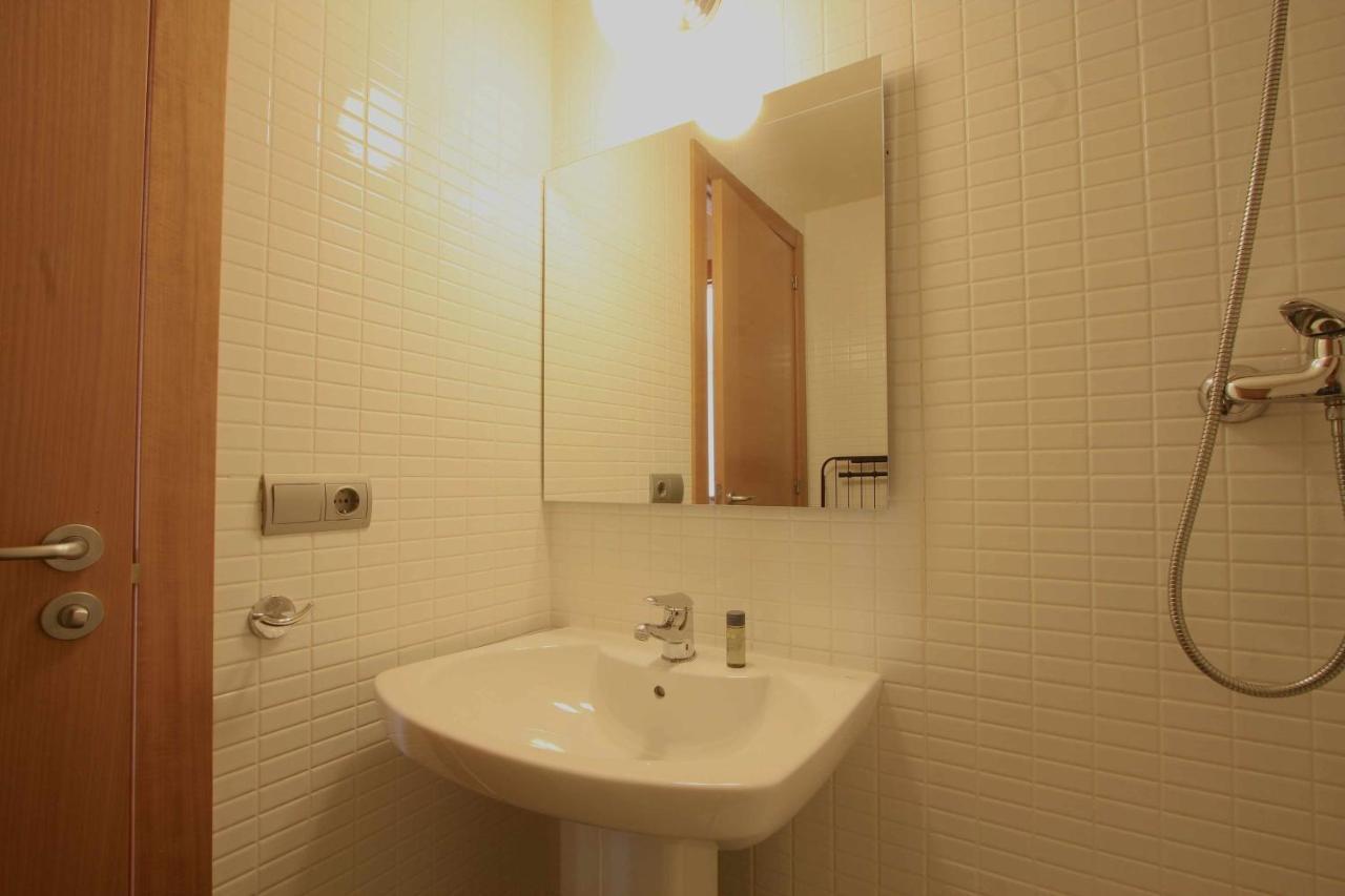 Mazi Apartments Downtown Матаро Экстерьер фото