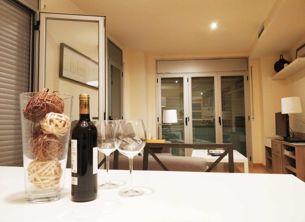 Mazi Apartments Downtown Матаро Экстерьер фото