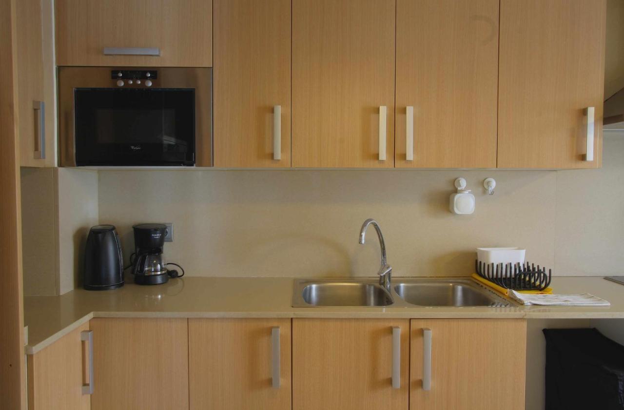 Mazi Apartments Downtown Матаро Экстерьер фото